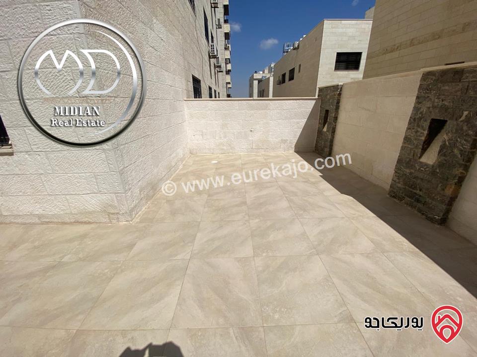 شقة شبه ارضي جديدة للبيع في عمان - طريق المطار مساحة 175م مع ترس و حديقة 100م إمكانية الأقساط بسعر مميز جداً