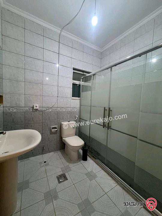 شقة فارغة مساحة 185م طابق ثالث للايجار في عمان - أم السماق