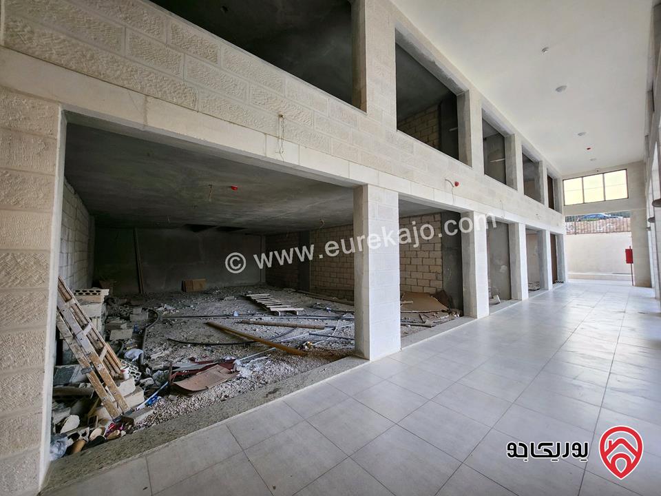 محلات تجارية داخلية مساحة 440 م مع ساحة مطلة للإيجار في عمان - شفا بدران 