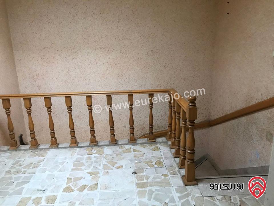 فيلا مساحة 325م على أرض 400م للبيع في عمان - الجبيهة