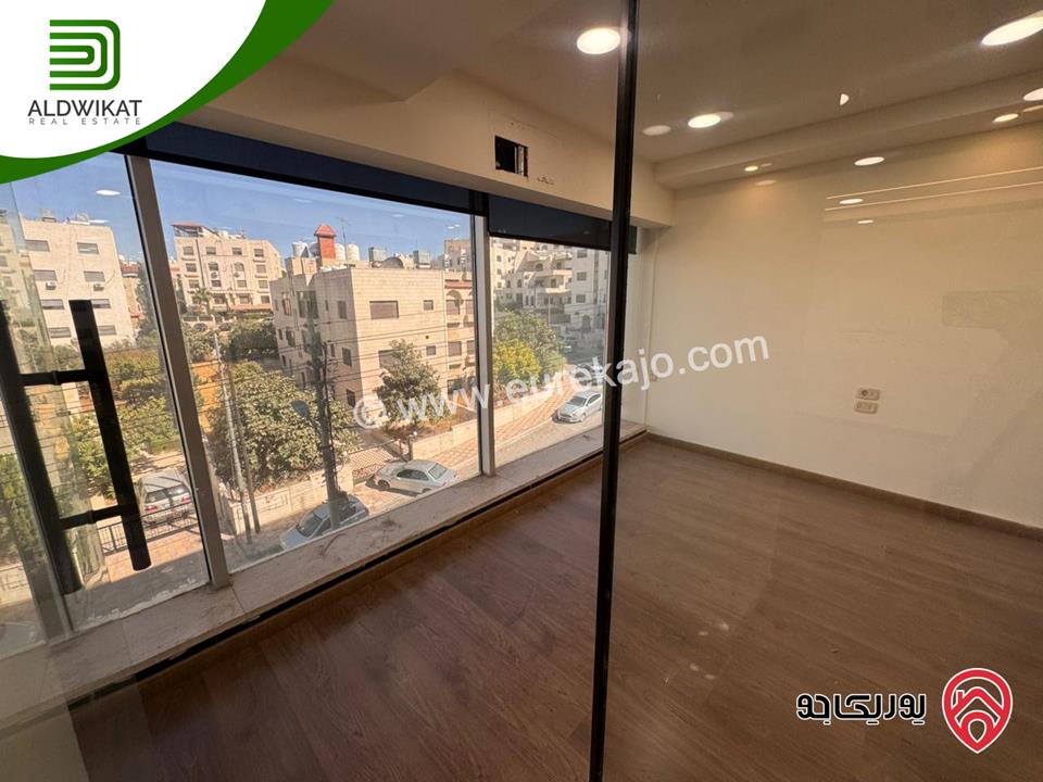 مكتب للبيع او للايجار في عمان - ام السماق / قرب مكة مول طابق اول مساحة المكتب 109م موقع مميز