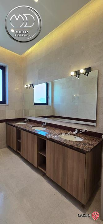 رووف طابقي فارغ للايجار في عمان - أجمل مواقع ام السماق مساحة 500م مع تراسات تشطيبات ديكورات عصرية فاخرة اطلالة رائعة