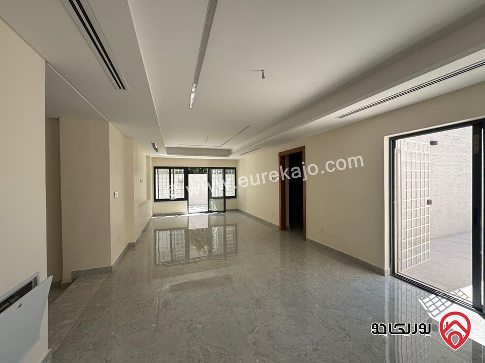 فيلا مستقلة للبيع في عمان - عبدون مساحة الارض 1350 م والبناء 1000م ، الحديقة 400م ، الترس 200م بالقرب من السفارة الامريكية موقع مميز 