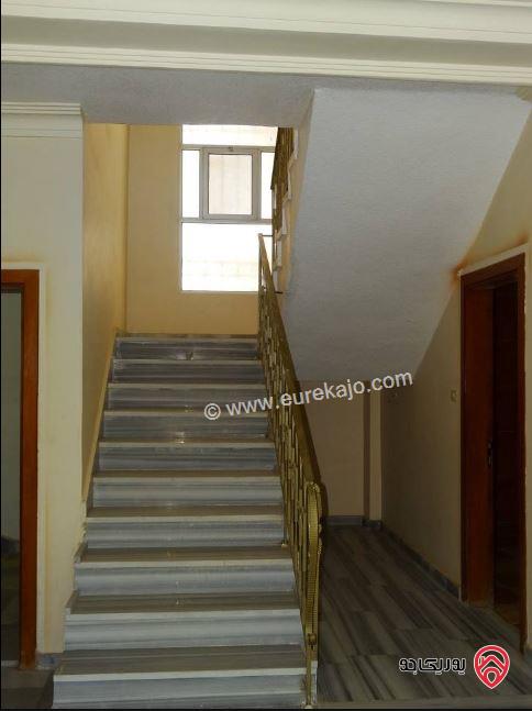 فيلا جديدة 3 طوابق على أرض 350م للبيع في عمان - طبربور