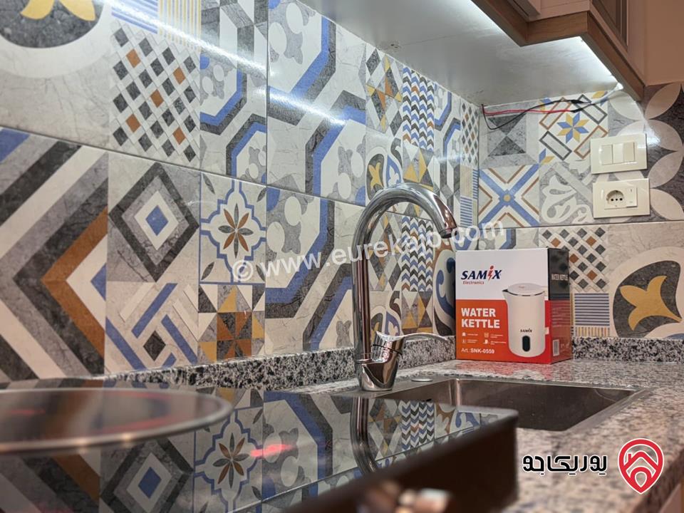 شقة استثمارية 126م فيها 4 استديوهات بحمام و مطبخ لكل استديو للبيع في عمان - الجبيهة جانب الجامعة الاردنية  