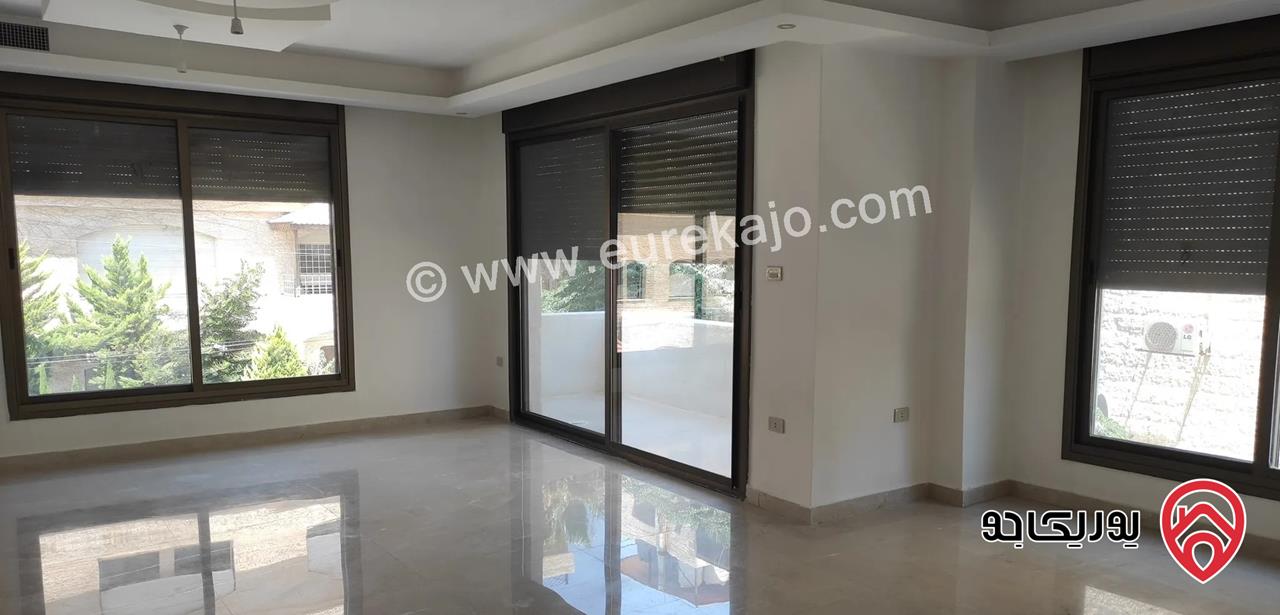 شقة طابقية مساحة 223م طابق أول للبيع في عمان - دير غبار 