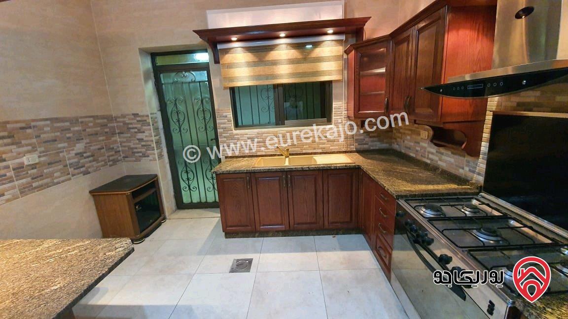 شقة شبه ارضية مساحة 190م داخلي و 200م خارجي فارغة للايجار في عمان - ضاحية النخيل