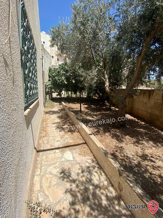 بيت مستقل مساحة 270م على أرض 870م للبيع في عمان - البنيات