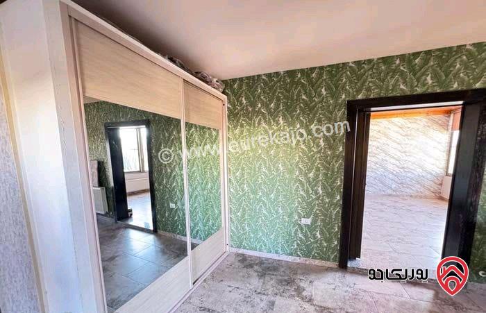 شقة دوبلكس طابق ثالث مع روف مساحة 310متر للإيجار في عمان - رجم عميش 