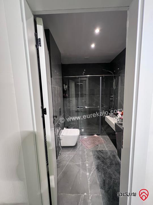 شقة فخمة طابق ثالث دوبلكس مساحة 300م للبيع مفروشة في عمان - مرج الحمام