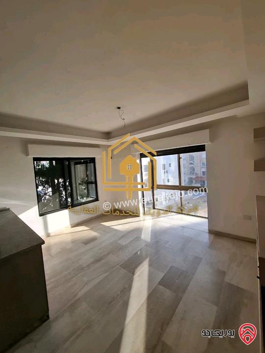 شقة فارغة طابق ارضي مساحة 100م للإيجار في عمان - دير غبار 