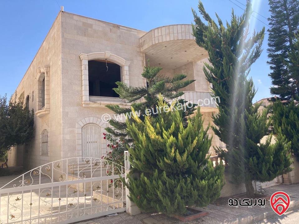 فيلا فاخرة مساحة الارض 941م و مساحة البناء 979م للبيع في عمان - مرج الحمام