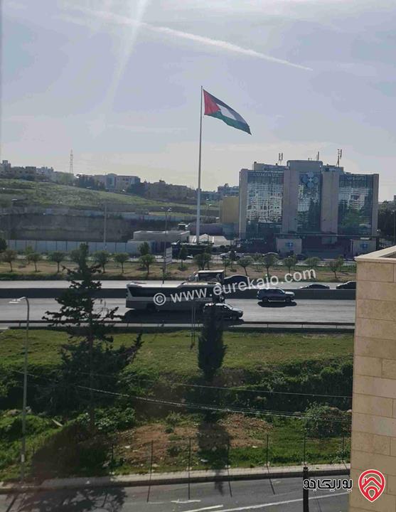 شقة مفروشة طابق ثالث مساحة 127م للبيع في عمان - على شارع المطار مباشرة