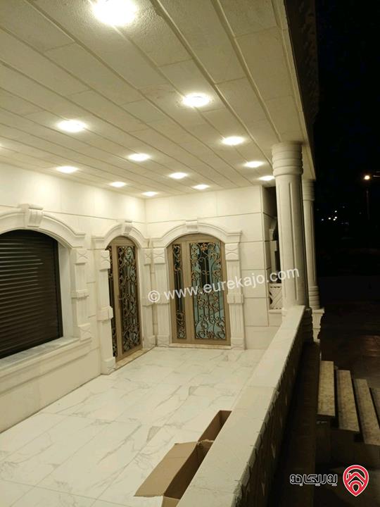 فيلا مساحة 235م على أرض 517م للبيع في الزرقاء الجديدة 