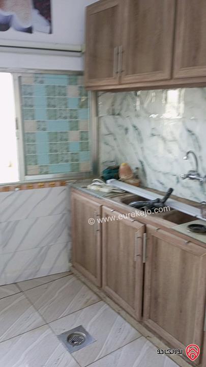 شقة سكنية مساحة 77م طابق ثاني للبيع في الزرقاء دوار الحاووز