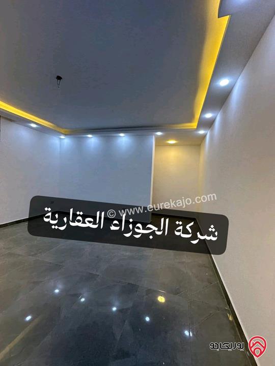 شقة طابق شبه ارضي المساحة الداخلية 180م والمساحة الخارجية 120م للايجار في عمان- البنيات 