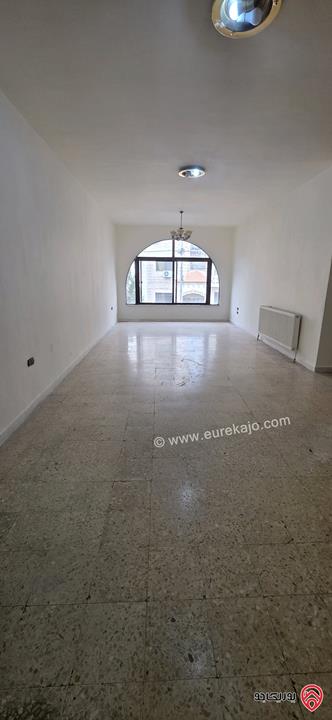 شقة طابق أول مساحة 133م للبيع في عمان - ماركا