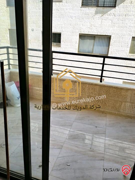 شقة فارغة طابق ثاني مساحة 200م للإيجار في عمان - الجندويل