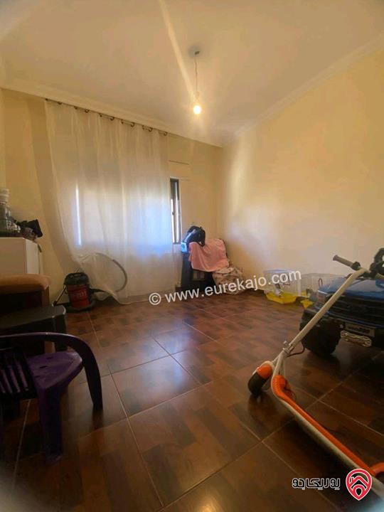 شقة ديلوكس طابق أرضي معلق مساحة 130م للبيع في عمان - ام السماق 