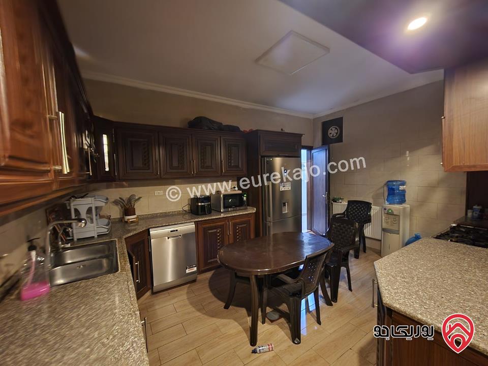 شقة طابقية  رووف كامل مساحة 300م للبيع في عمان - الشميساني