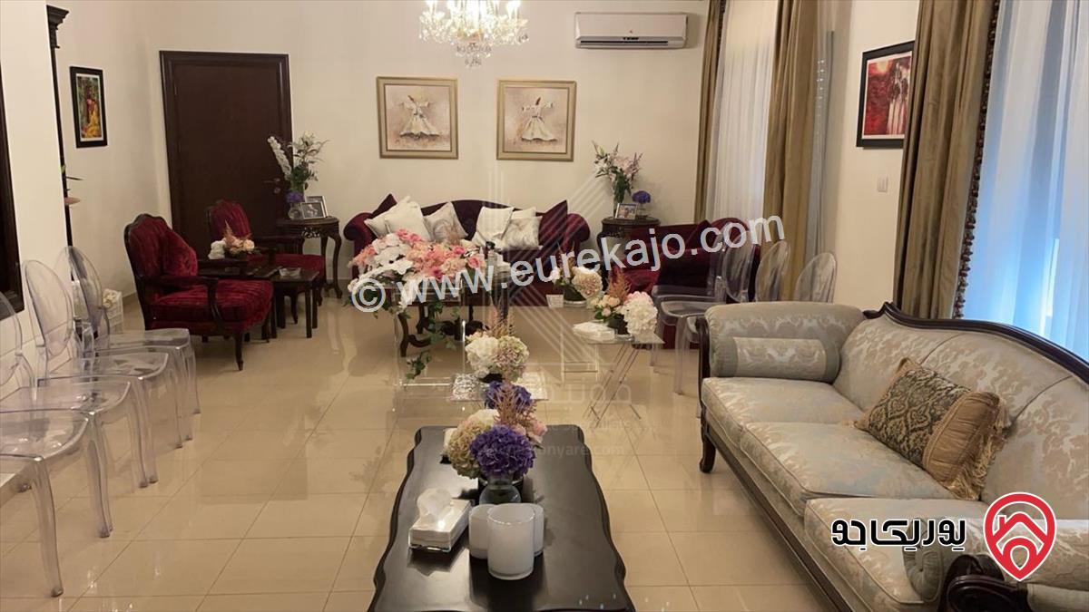 شقة فاخرة مساحة 306م للبيع في عمان - ناعور مع حديقة جميلة
