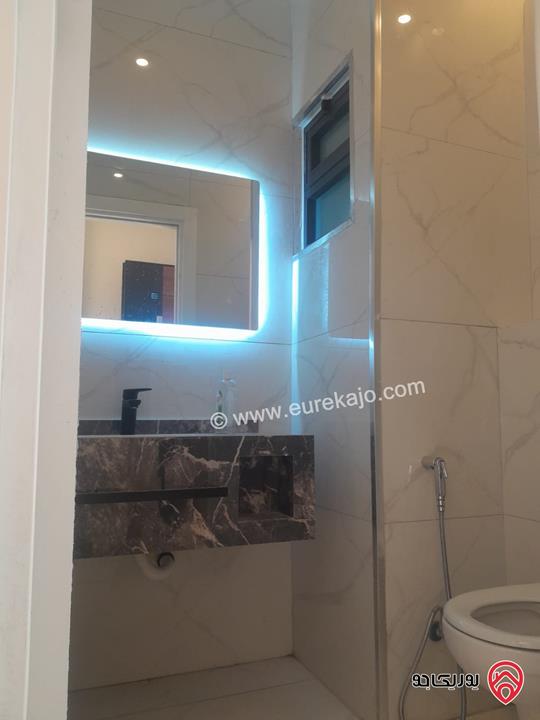 شقة جديدة ارضي مساحة 120م +70م ترس في عمان - المقابلين ش. الحرية