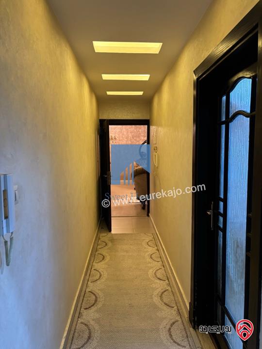 شقة فاخرة للبيع في عمان - خلدا خلف السيتي مول 180م مع حديقة وترسات 120م بسعر مغري