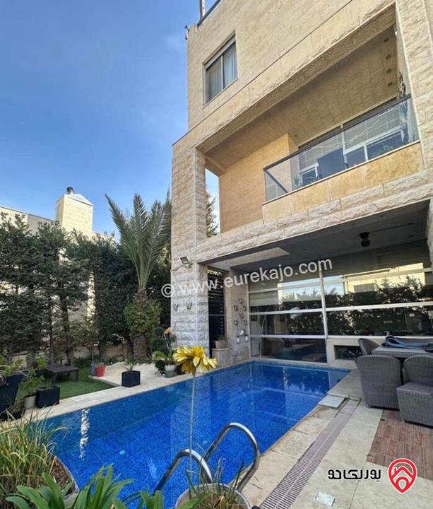 فيلا فخمة مساحة 740م على أرض 750م للبيع في عمان - دابوق 