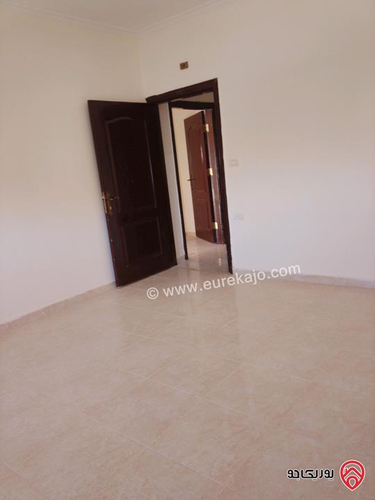 شقة مساحة 194م طابق ثاني للبيع في عمان - الجبيهة