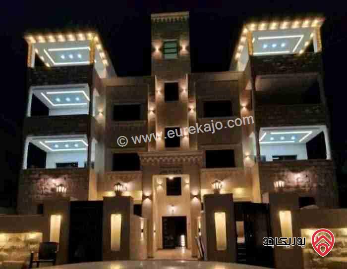 شقة طابق أول هندسي و رووف اطلالة بحرية مساحة 175 م² للبيع في العقبة - السكنية الخامسة تشطيب هايبر ديلوكس 