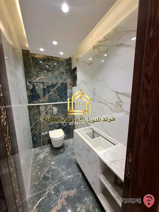 شقة دوبلكس فاخرة مساحة 400م للايجار في عمان - منطقة ام اذينة 