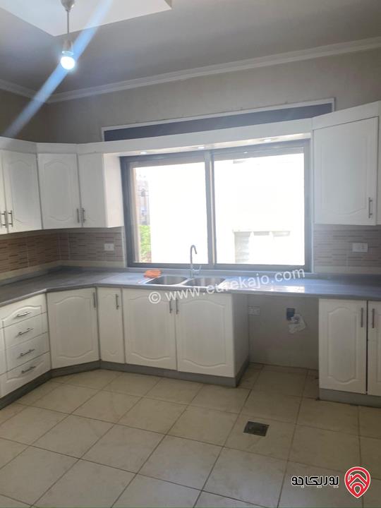 شقة طابق اول وثالث مساحة 170م للايجار في عمان - الرابية