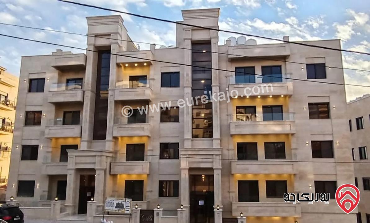 شقة ثالث مع روف مساحة 166م للبيع في عمان - الرابية 