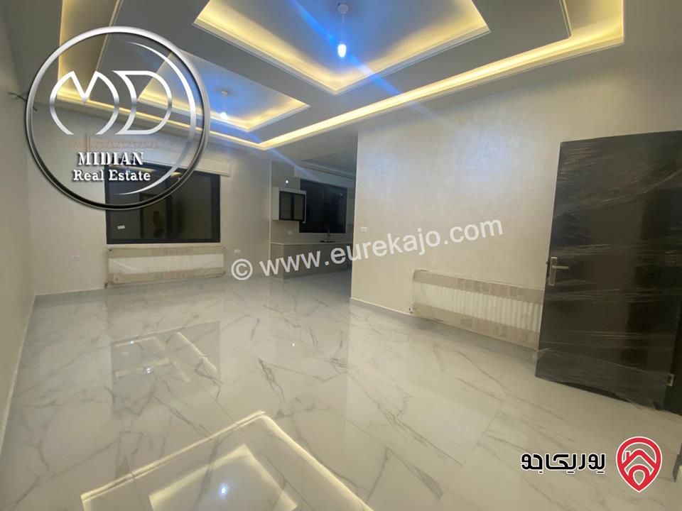 شقة ارضية فارغة للايجار في عمان - ضاحية الامير راشد مساحة 240م مع ترس 50م تشطيبات ديكورات عصرية فاخرة