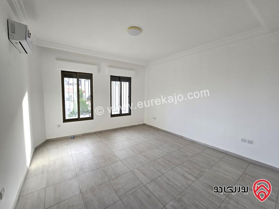 شقة ارضية طابقية مساحة 220 متر مع تراس 60م ومدخل خاص للايجار في عمان - عبدون