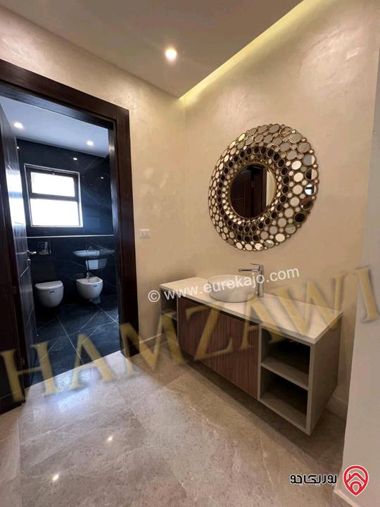 شقة سوبر ديلوكس طابق ثاني مساحة 310م للايجار في عمان - ام اذينة