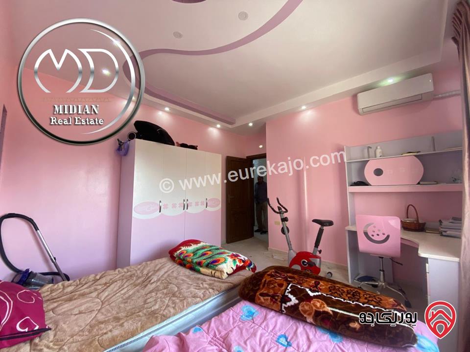 شقة شبه ارضي للبيع في عمان - الرابية مساحة 195م تشطيبات ديكورات سوبر ديلوكس بسعر مميز جداً