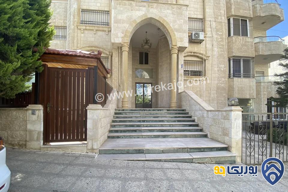 شقة سوبر ديلوكس طابق ثالث مساحة 208م للبيع في أم السماق 