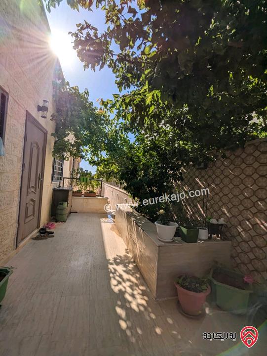 فيلا مساحة 700م على أرض 815م للبيع في عمان - ناعور