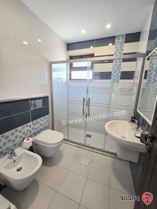 شقة مفروشة فخمة طابق ثاني مساحة 180م للايجار في جبل عمان