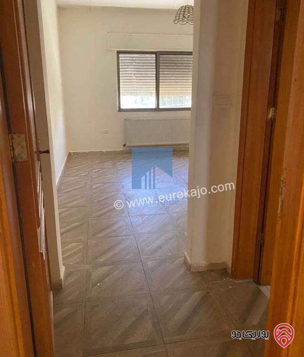 شقة مميزة طابق اول 185م تشطيب سوبر ديلوكس للبيع في عمان - الجندويل