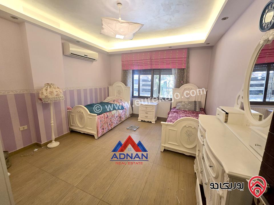 شقة أرضية مفروشة فخمة مساحة 230م مع حديقة 350م و كراج و مدخل خاص للإيجار في عمان - الرابية