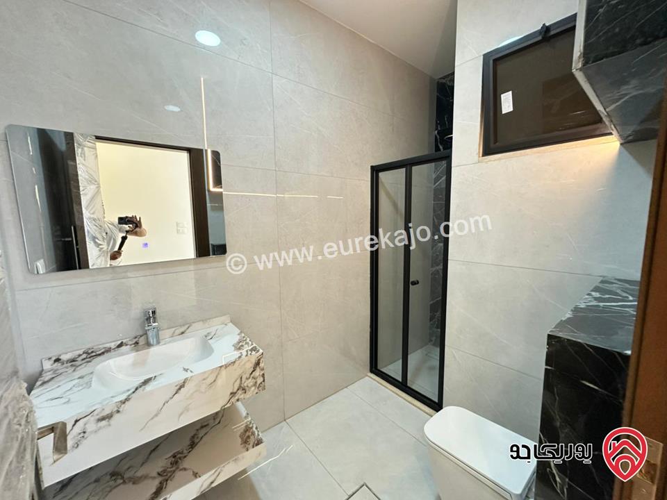 شقة طابق ثالث دوبلكس مساحة 300م وترس واسع 150م للبيع في عمان - ضاحية النخيل