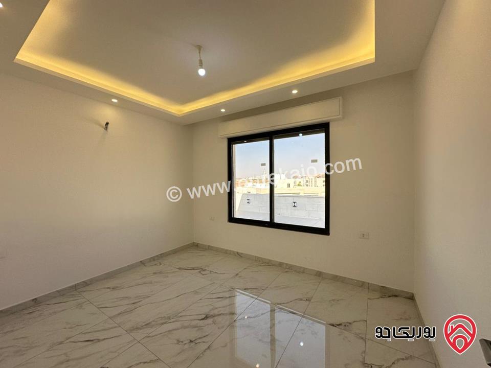 شقة طابق ثالث دوبلكس مساحة 300م وترس واسع 150م للبيع في عمان - ضاحية النخيل