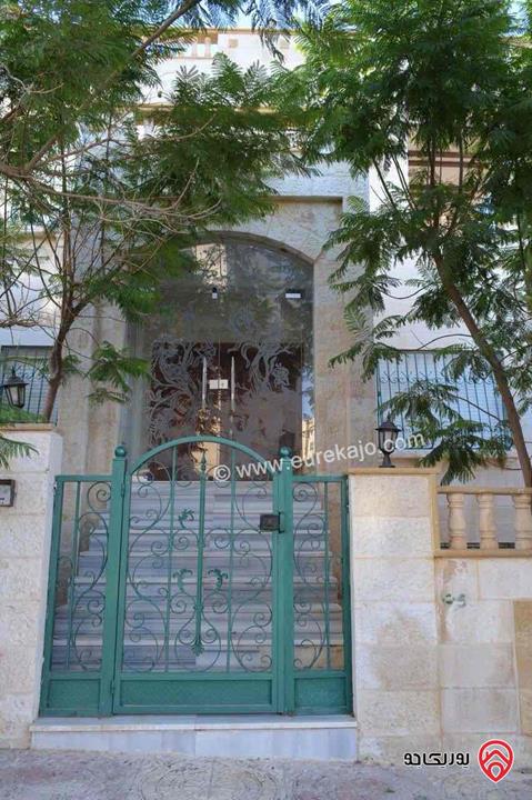 فيلا متلاصقة مساحة 930م على أرض 420م للبيع في عمان - ضاحية الرشيد 