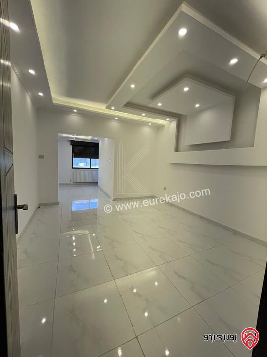 شقة فاخرة مساحة 342م طابق ثالث للبيع في عمان - الشميساني