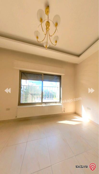 شقة طابق أول مساحة 194م للبيع في عمان - ام أذينة قرب شارع مكة 