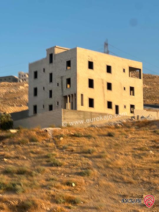 بيت مستقل 3 طوابق للبيع في الزرقاء - ضاحية الصالحية