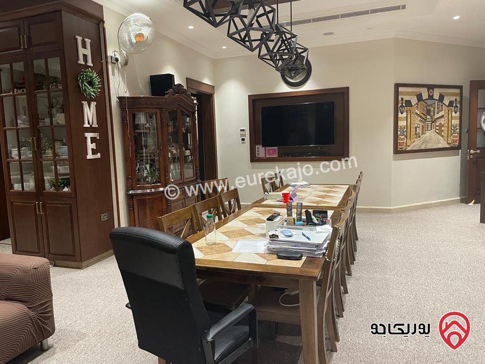 قصر فاخر مساحة البناء 2000م على أرض 2 دونم و 650م للبيع في عمان - دابوق 