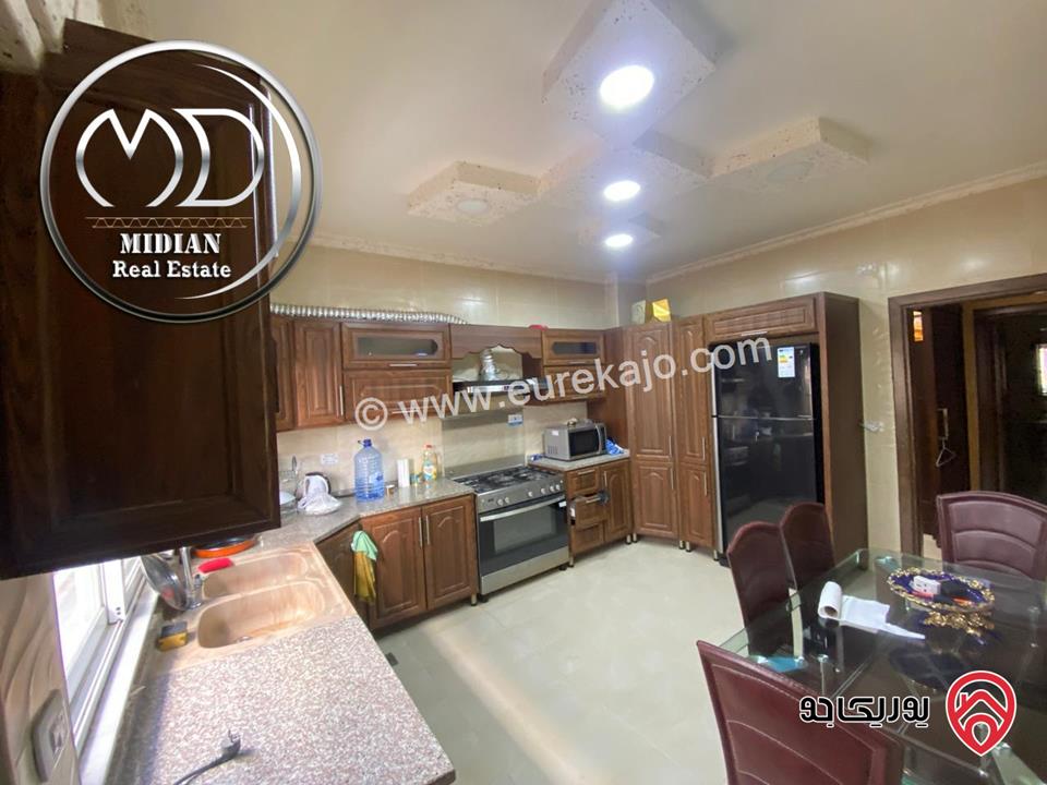 شقة شبه ارضي للبيع في عمان - الرابية مساحة 195م تشطيبات ديكورات سوبر ديلوكس بسعر مميز جداً